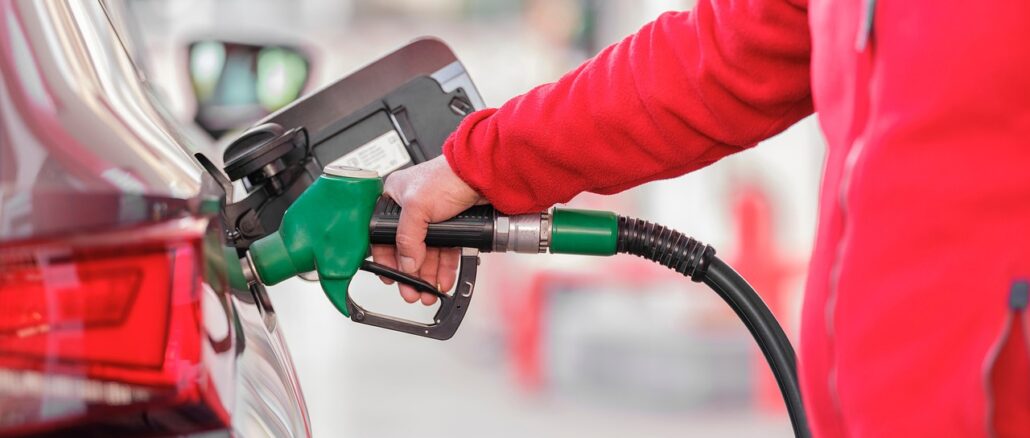gas-station-8626683_1280