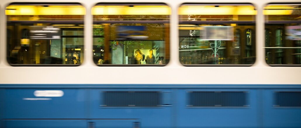 train-1903514_1280