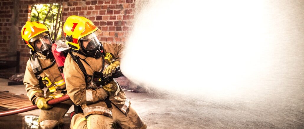 firemen-2263405_1280