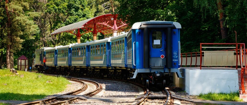locomotive-5171321_1280