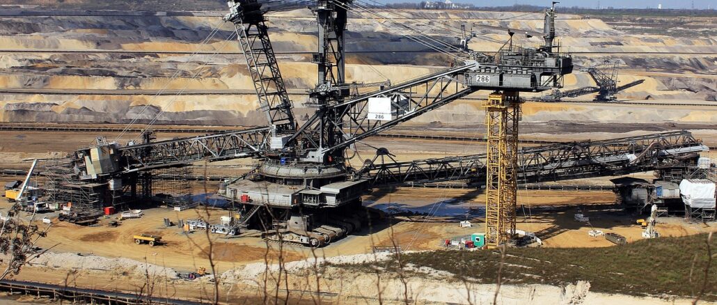 open-pit-mining-1327116_1280